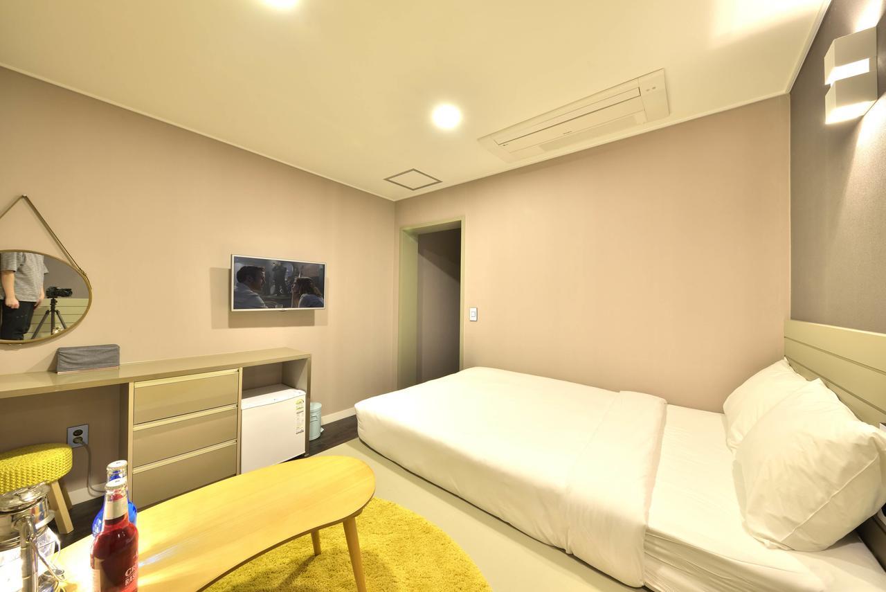 With U Hotel & Guesthouse Sokcho Exterior foto