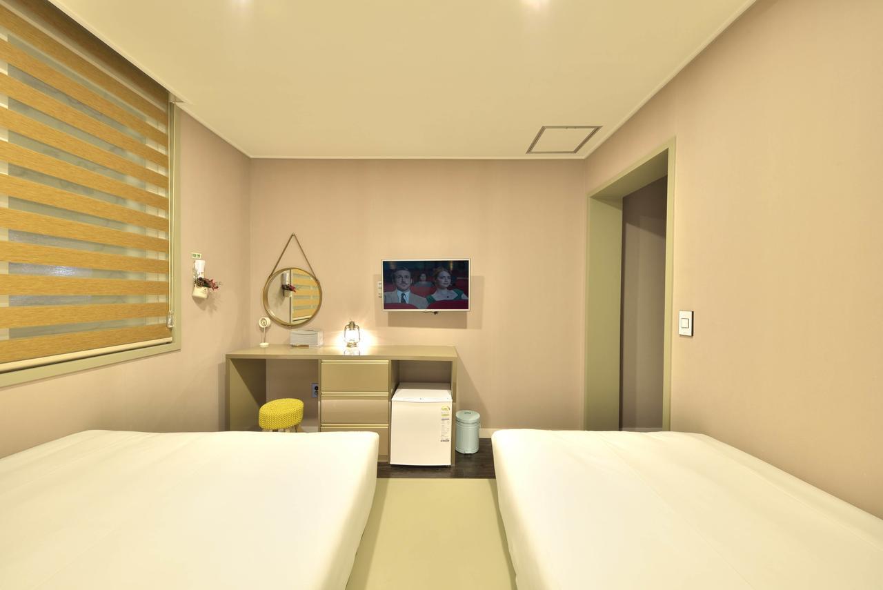 With U Hotel & Guesthouse Sokcho Exterior foto
