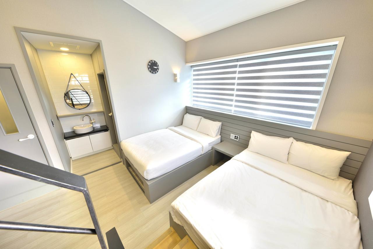 With U Hotel & Guesthouse Sokcho Exterior foto